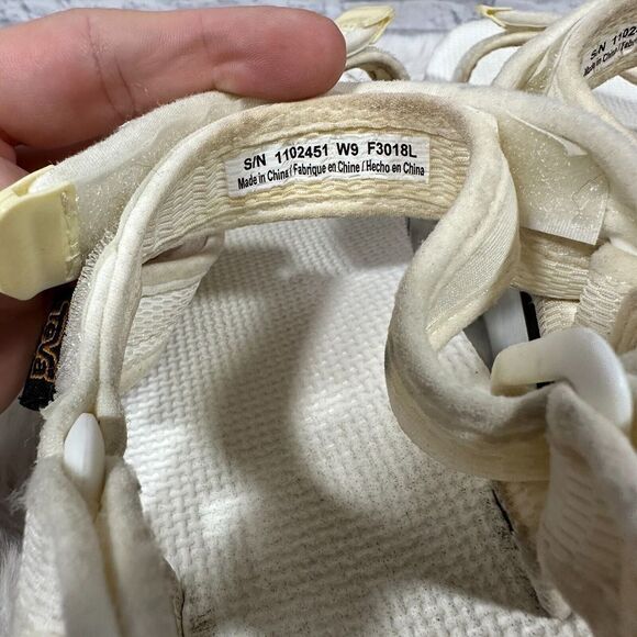 Teva White Flatform Universal Mesh Print Platform‎ Sandals Size 9 - Picture 7 of 10